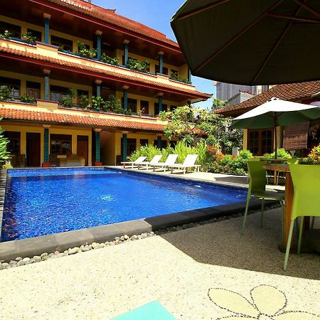 Dua Dara Inn Kuta レギャン エクステリア 写真