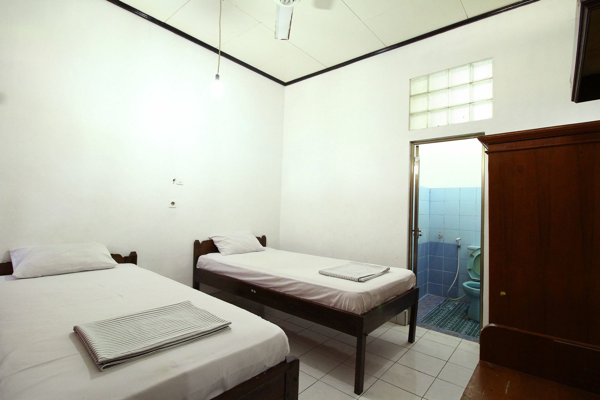 Dua Dara Inn Kuta レギャン エクステリア 写真