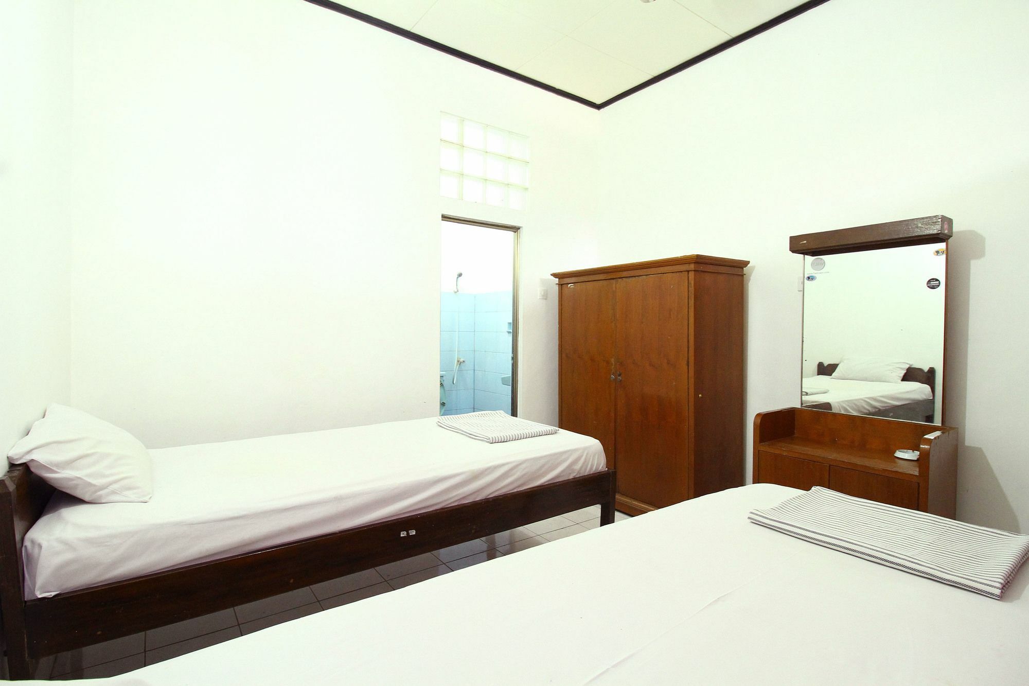 Dua Dara Inn Kuta レギャン エクステリア 写真