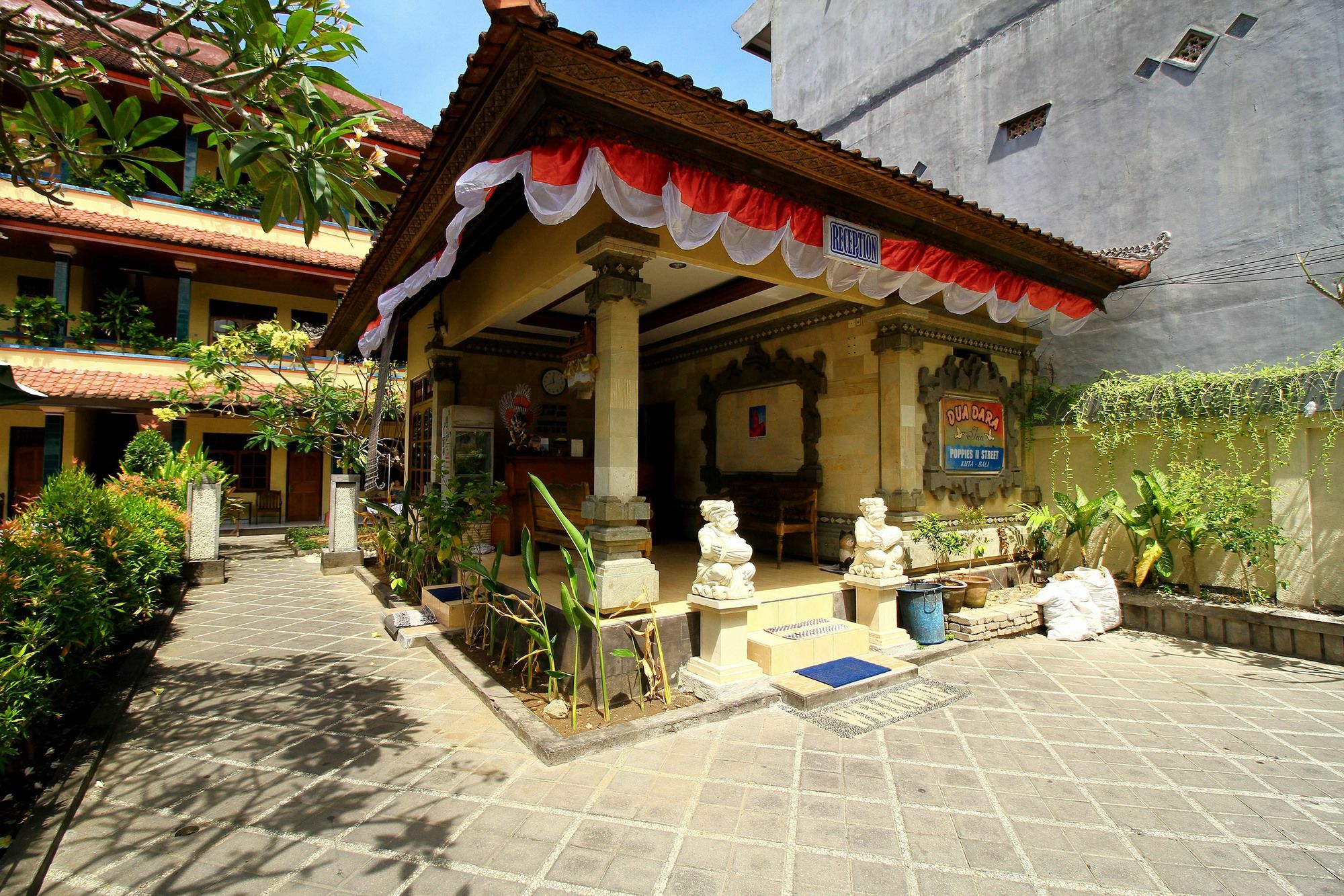Dua Dara Inn Kuta レギャン エクステリア 写真