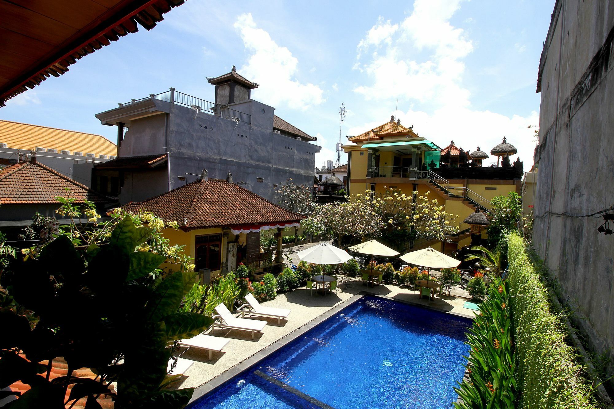 Dua Dara Inn Kuta レギャン エクステリア 写真
