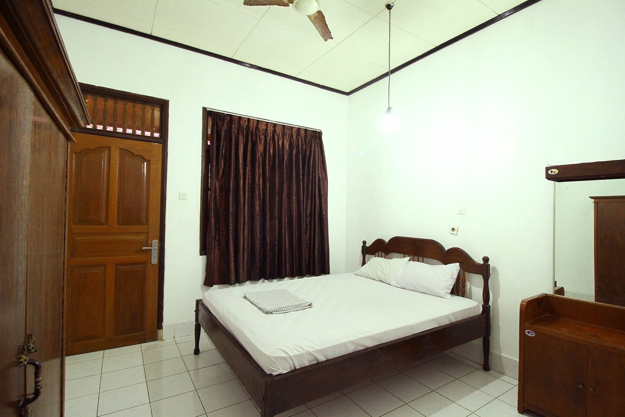 Dua Dara Inn Kuta レギャン エクステリア 写真