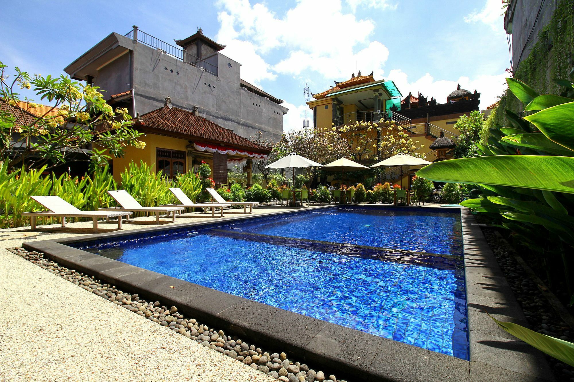 Dua Dara Inn Kuta レギャン エクステリア 写真