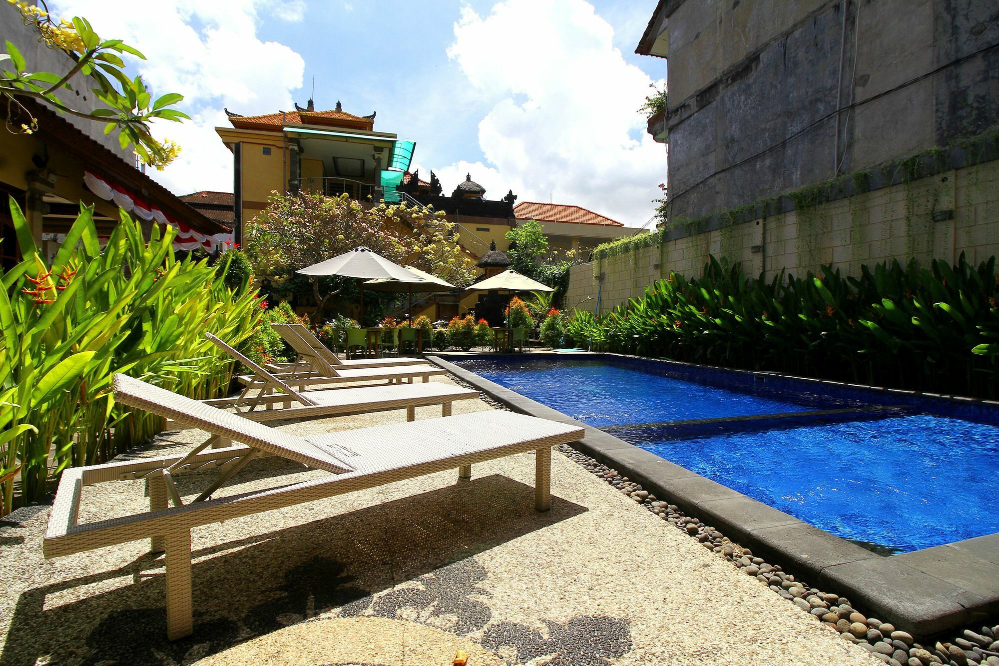 Dua Dara Inn Kuta レギャン エクステリア 写真